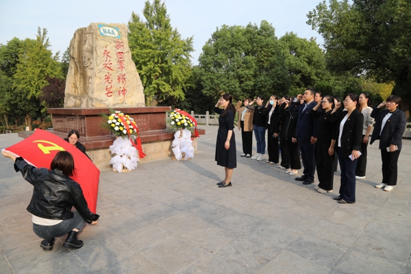 圖4重溫入黨誓詞_愛奇藝.jpg